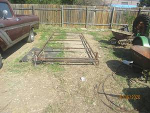 lot 632 image: TRUCK LADDER RACK