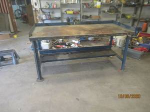 lot 633 image: METAL 1 DRAWER SHOP TABLE