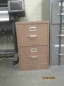lot 644 image: 2 DRAWER FILE CABINET