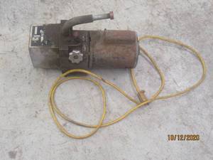 lot 663 image: JB INDUSTRIES DEEP VACUUM PUMP&nbsp VSB48C17D350A