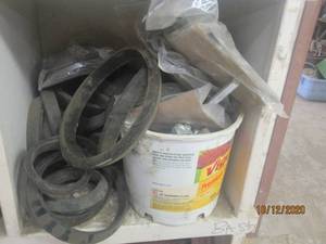 lot 665 image: GENEROUS AMOUNT OF 6 MJ BOLTS WITH ACCU SEAL UNIVERSAL RUBBER GASKETS&nbsp