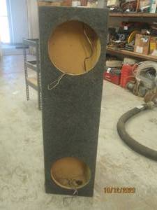 lot 676 image: CAR AUDIO DUO SUBWOOFER BOX&nbsp