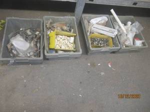 lot 699 image: 4 TOTES OF MISC CONTENTS&nbsp( TOTES INCLUDED )