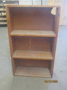 lot 703 image: 3 SHELF WOOD SHELVING BOOKCASE