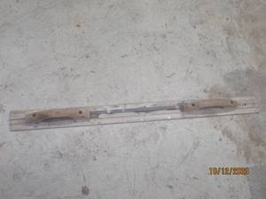 lot 721 image: 2 HANDLE PLASTERING FINISHING TROWEL