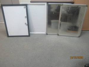 lot 727 image: TOTAL OF 4 DRY ERASE BOARDS&nbsp