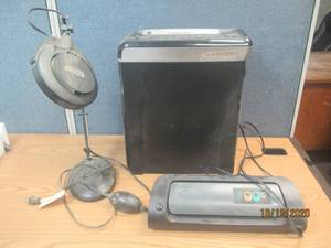 lot 731 image: LED DESK LAMP, HEAT SEAL H220 LAMINATOR ,ATIVA MDM 8000 SHREDDER