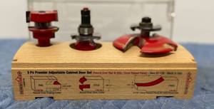 lot 15 image: Freud Industrial Reuter Bit Set
