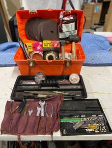 lot 58 image: 19 Homer Toolbox and Miscellaneous Tools
