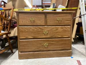 lot 76 image: Dressers 38.5 x 16 x 31 and18 x 36 x 50