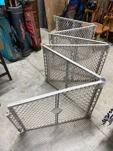 lot 81 image: DogChild Gate 6 Sections 32 each