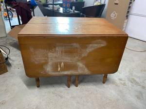 lot 152 image: Vintage Table 42w x 29t Leaves are 19 each