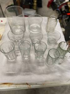 lot 123 image: Glass Assortment