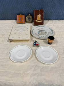 lot 204 image: Vintage Recipe Box with various items
