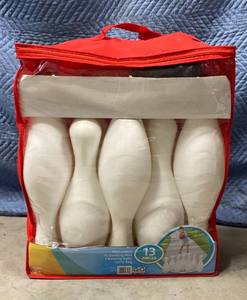 lot 88 image: Kids 13 pc Bowling Set