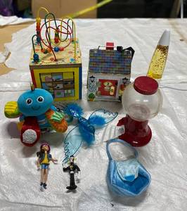 lot 95 image: Childs Learning Center wmisc items