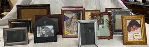 lot 175 image: Various Picture Frames