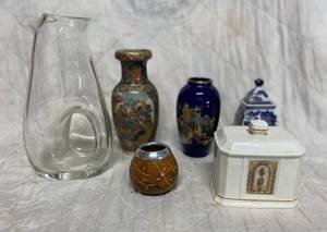 lot 179 image: Assorted Vases