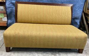 lot 191 image: Vintage Couch