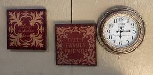 lot 259 image: Wall Clock and Wall Deco