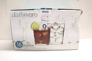 lot 107 image: Dailyware 16oz Glasses (15 glass set)