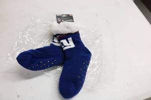 lot 114 image: NFL NY Giants Footy Slipper w non Skid Bottoms Size 6-10