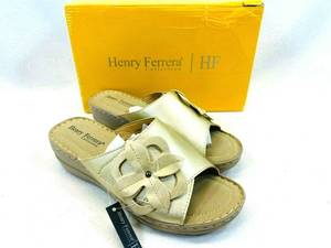 lot 120 image: Henry Ferrera Womens Gold Slippers Size 7.5
