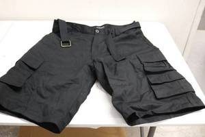 lot 148 image: Wicked Stitch Cargo Shorts Black Size 38