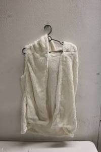lot 151 image: Leo Rosi Womens Cream Extra Soft Sleeveless Vest w Hood Size M
