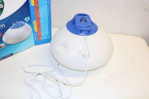 lot 58 image: Vicks Warm Steam Vaporizer
