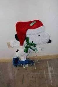 lot 60 image: Snoopy Christmas Decoration