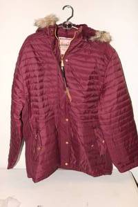 lot 159 image: HanTon Womens Wine Puff Jacket Size 2XL w Tags