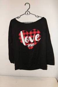 lot 166 image: Next Level Love XOXO Womens Shirt Size XL