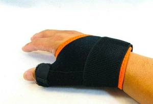 lot 190 image: Adlikes Thumb Brace Lot of 2