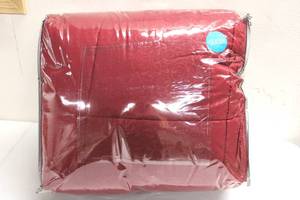 lot 253 image: IENJOY Red Comforter Set Queen Size