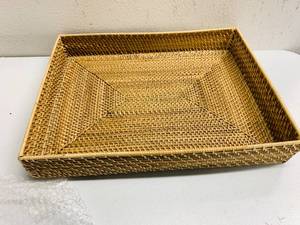 lot 290 image: Pottery Barn Brown Woven Serve Tray