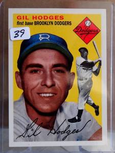 lot 39 image: 1994 Topps Archives #102 Gil Hodges - 1954 Reprint