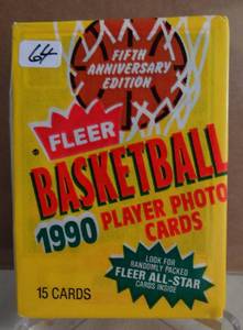 lot 64 image: 1990 FLEER BASKETBALL FACTORY SEALED  PACK  15 CARDS - PULL A MICHAEL JORDAN 
