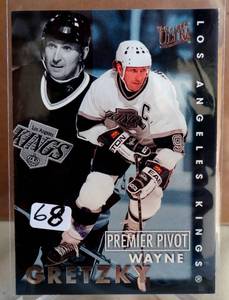 lot 68 image: Wayne Gretzky 1995-1996 Fleer Ultra (Premier Pivot) - GREAT HOCKEY CARD