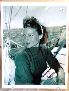 lot 128 image: THE MOST AMAZING BETTY WHITE AGE 98 - HAND SIGNED 8 X 10 INSCRIBED PHOTO - WHAT A BEAUTIFUL WOMAN