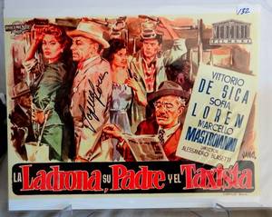 lot 132 image: BEAUTIFUL SOFIA LOREN (AGE 86) HAND SIGNED 8 X 10 PHOTO FROM THE 1954 ITALIAN MOVIE LA LADRONA, SU PADRE Y EL TAXISTA