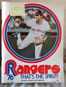 lot 137 image: ORIGINAL 1976 TEXAS RANGERS SOUVENIR PROGRAM