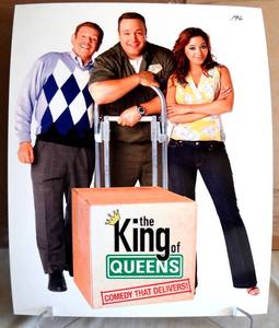 lot 196 image: PROFESSIONAL FINISH 8 X 10 PHOTO - KING OF QUEENS CAST