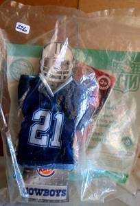 lot 226 image: BURGER KING PROMOTIONAL TOY - Dallas Cowboys #21 Julius Jones - SEALED