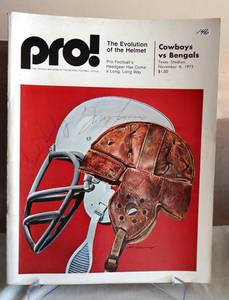 lot 146 image: NOV 4, 1973 - AUTHENTIC PRO DALLAS COWBOYS VS CINNCINNATI BENGALS AUTOGRAPPHED BY 2 PLAYERS ON COVER AS SHOWN