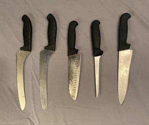 lot 50 image: 5 Knives including Dexter, Ace Mart, Lasting cut