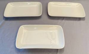 lot 79 image: 3 Condiment Plates by Cameo China