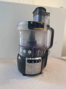 lot 63 image: Hamilton Beach Slicer, Shredder, Chop, Mix and Puree Blender