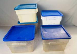 lot 96 image: 5 Storage Container with lids 4 (12QT) 1 (18QT)