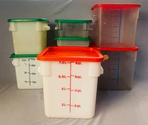 lot 97 image: 8 Storage Containers 3 (8QT) 3 (4QT) 2 (2QT)